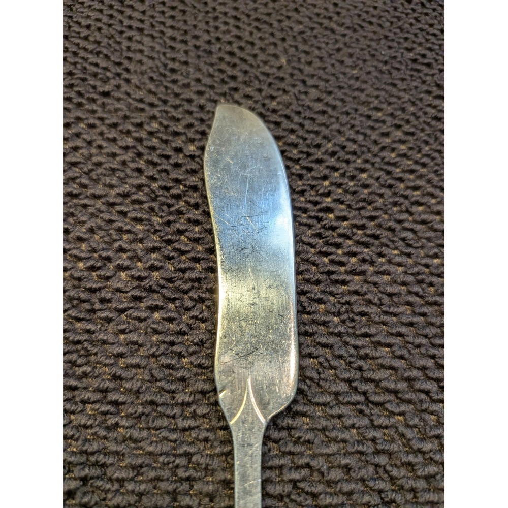 Vintage Butter Spreader Ornate Scroll Crest Silver Plate Flatware Cottagecore - Picture 3 of 5